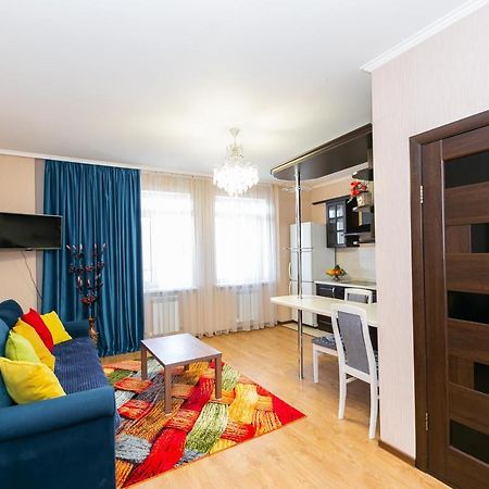 В Promenade Expo квартира с романтическим видом Астана Экстерьер фото